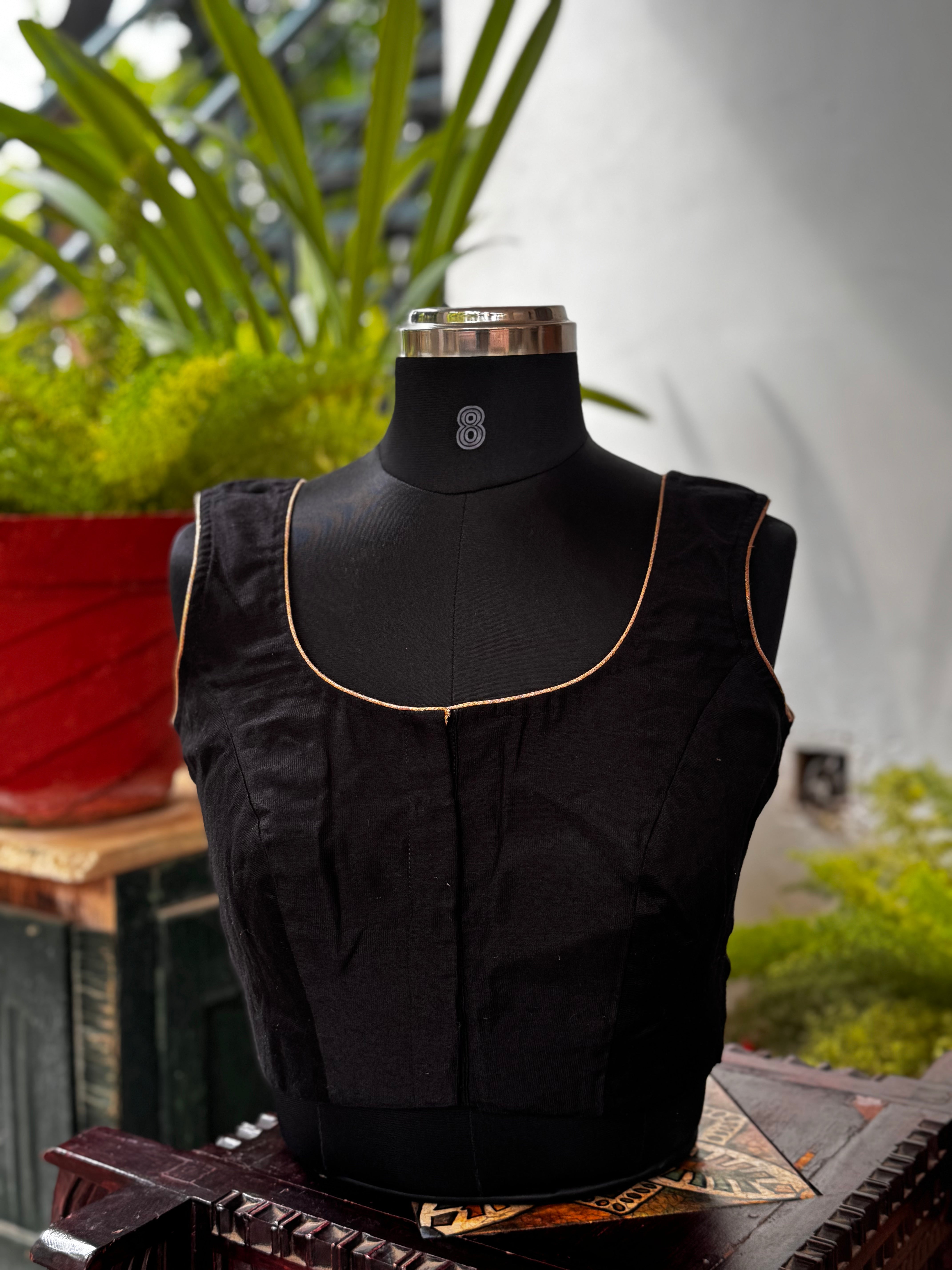 Solids Essential - Round Neck - Onyx Black SL
