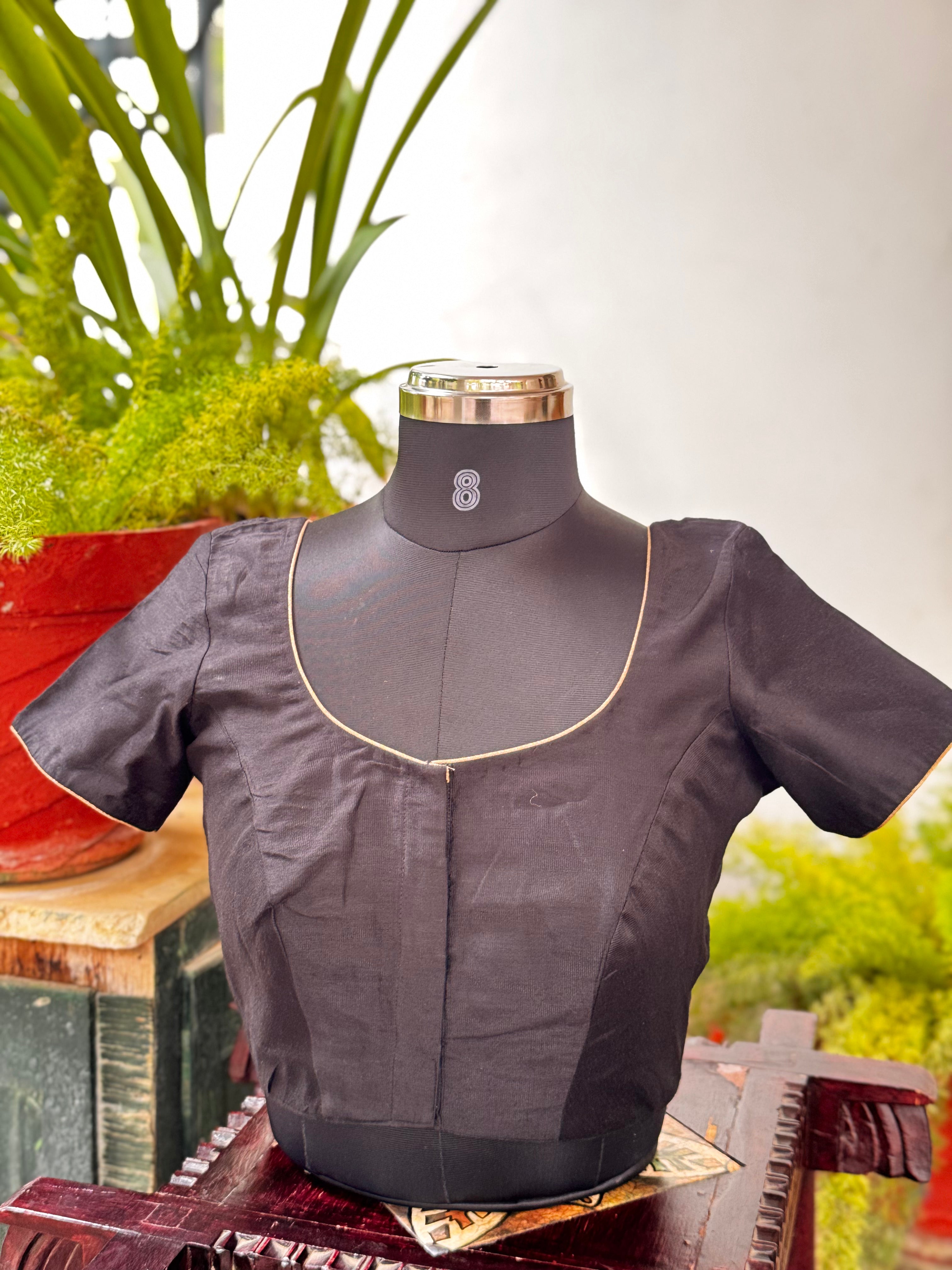Solids Essential - Round Neck - Onyx Black ES