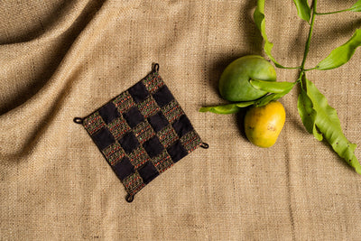 Black kundan