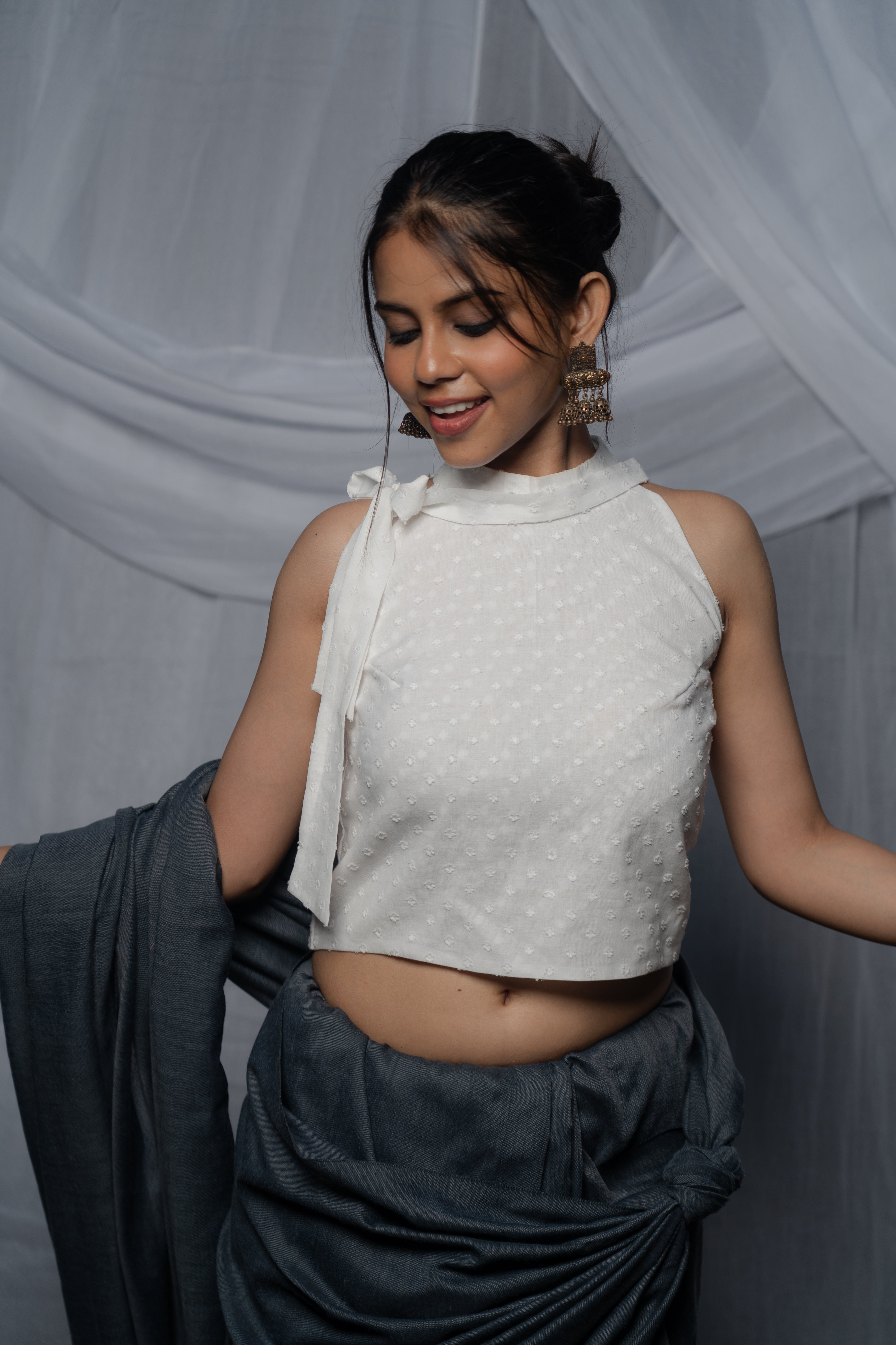 KNOTTED WHITE