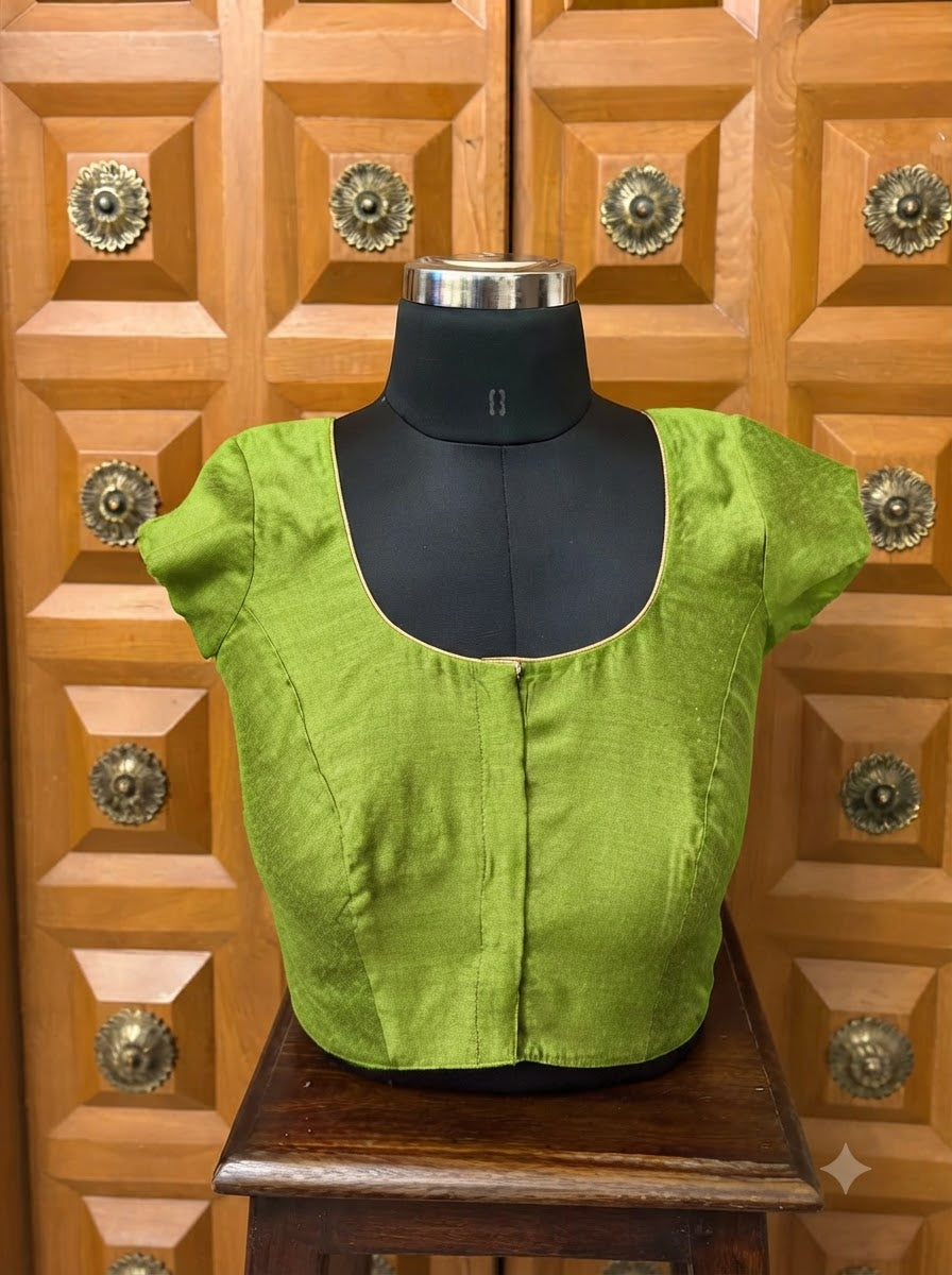 Solids Essential - Round Neck - Lime CS