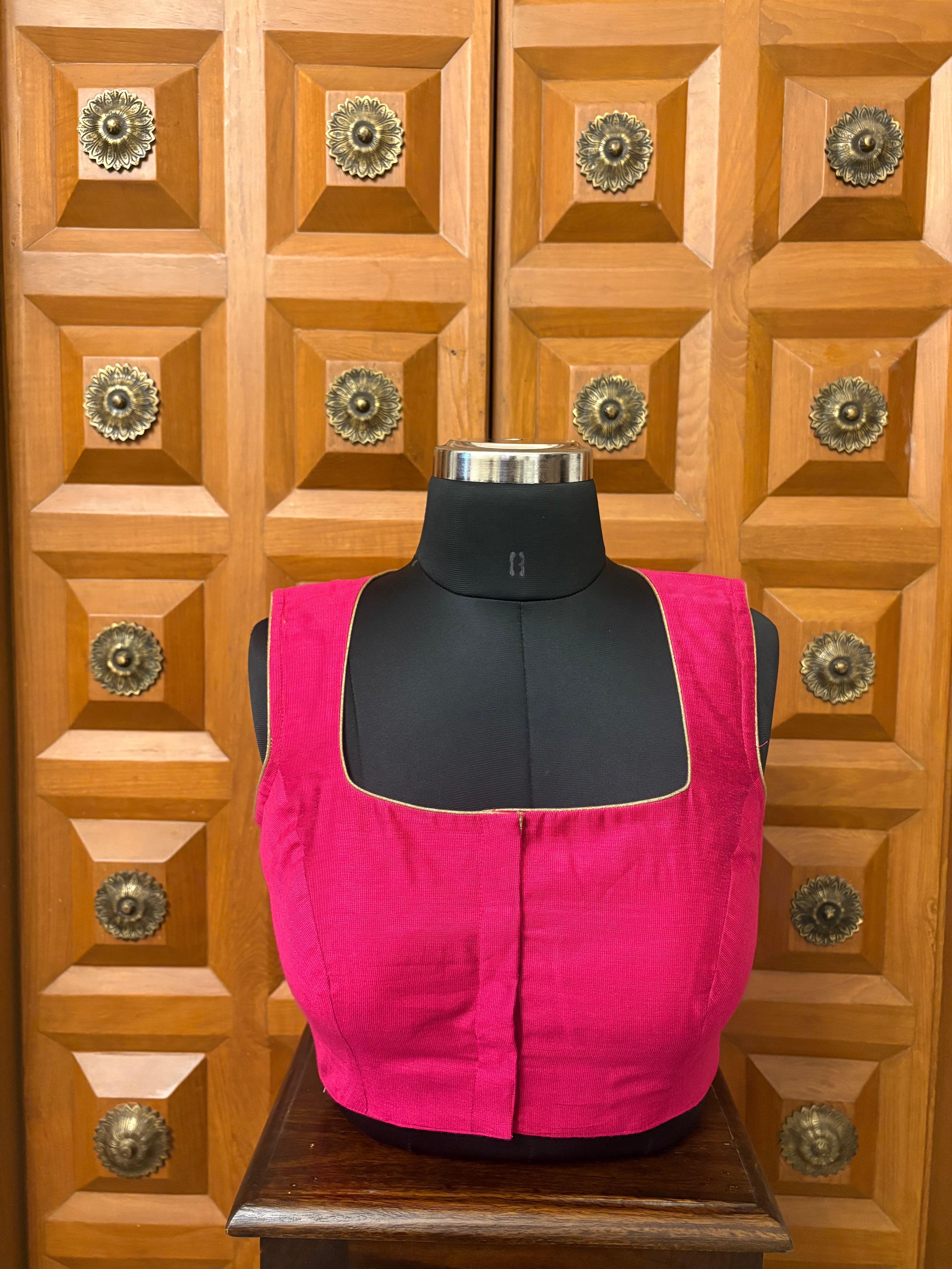 Solids Chic - Bend Square Neck - Pink Garnet SL