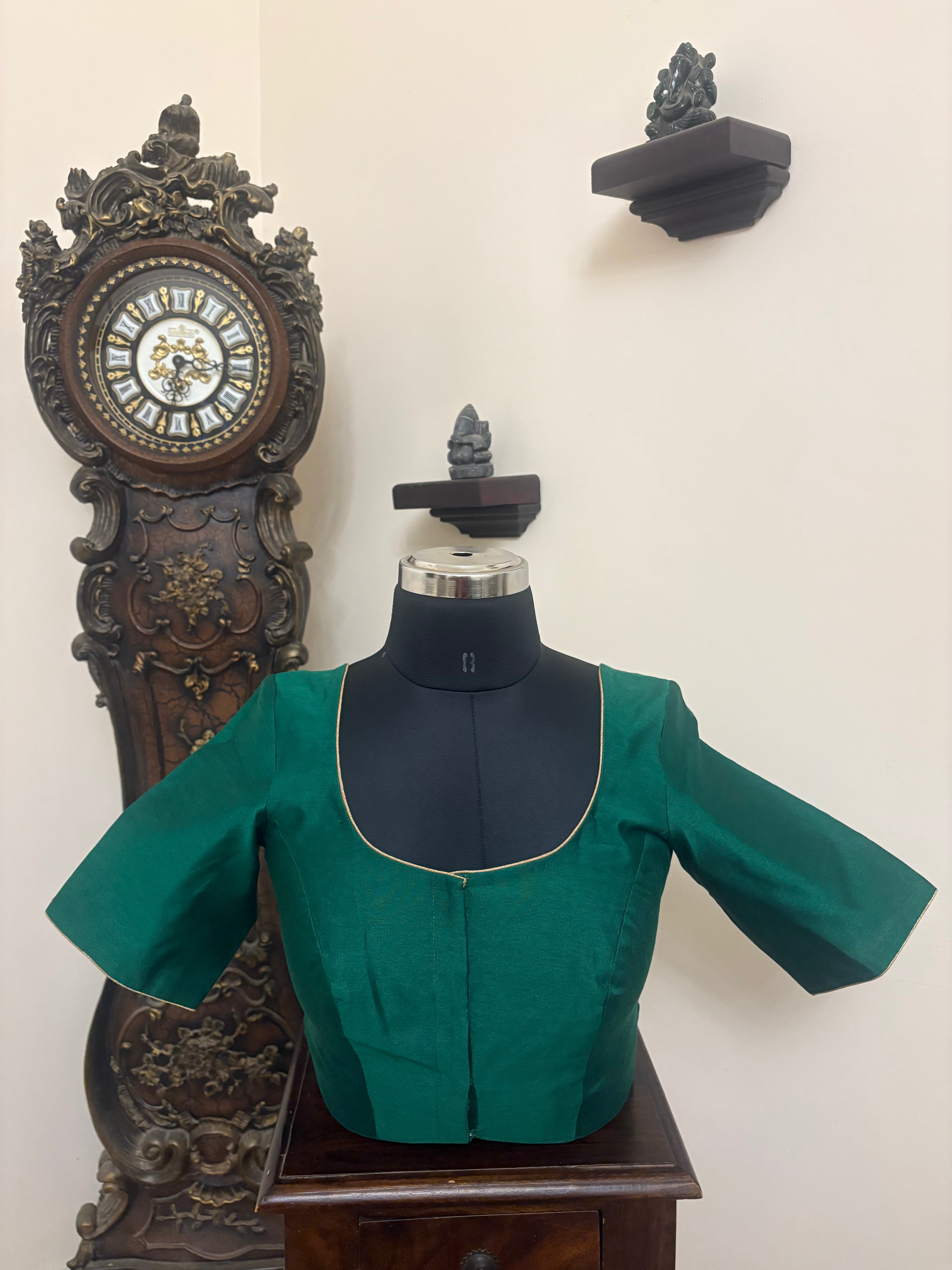 Solids Essential - Round Neck - Cypress Green ES