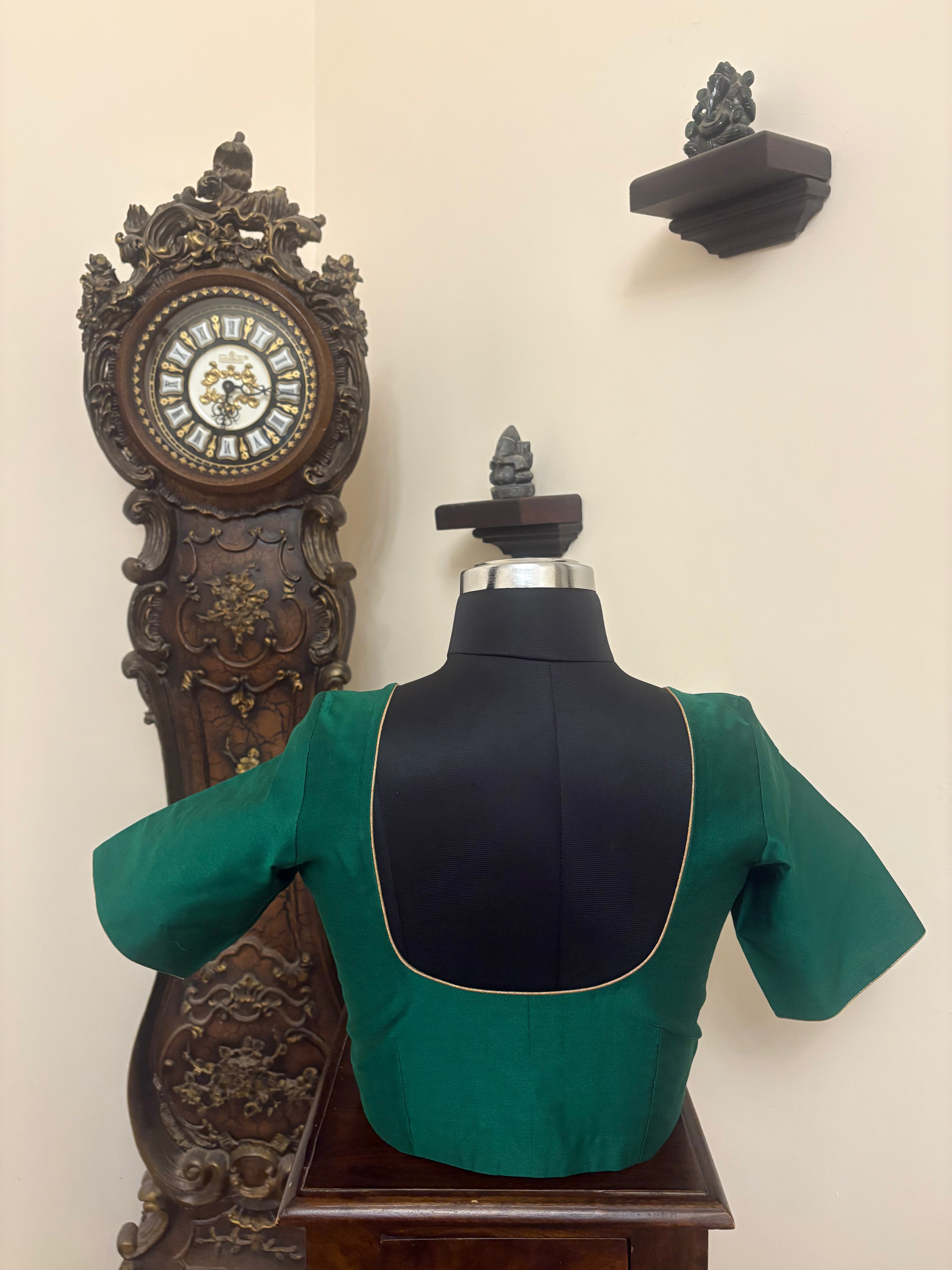 Solids Essential - Round Neck - Cypress Green ES