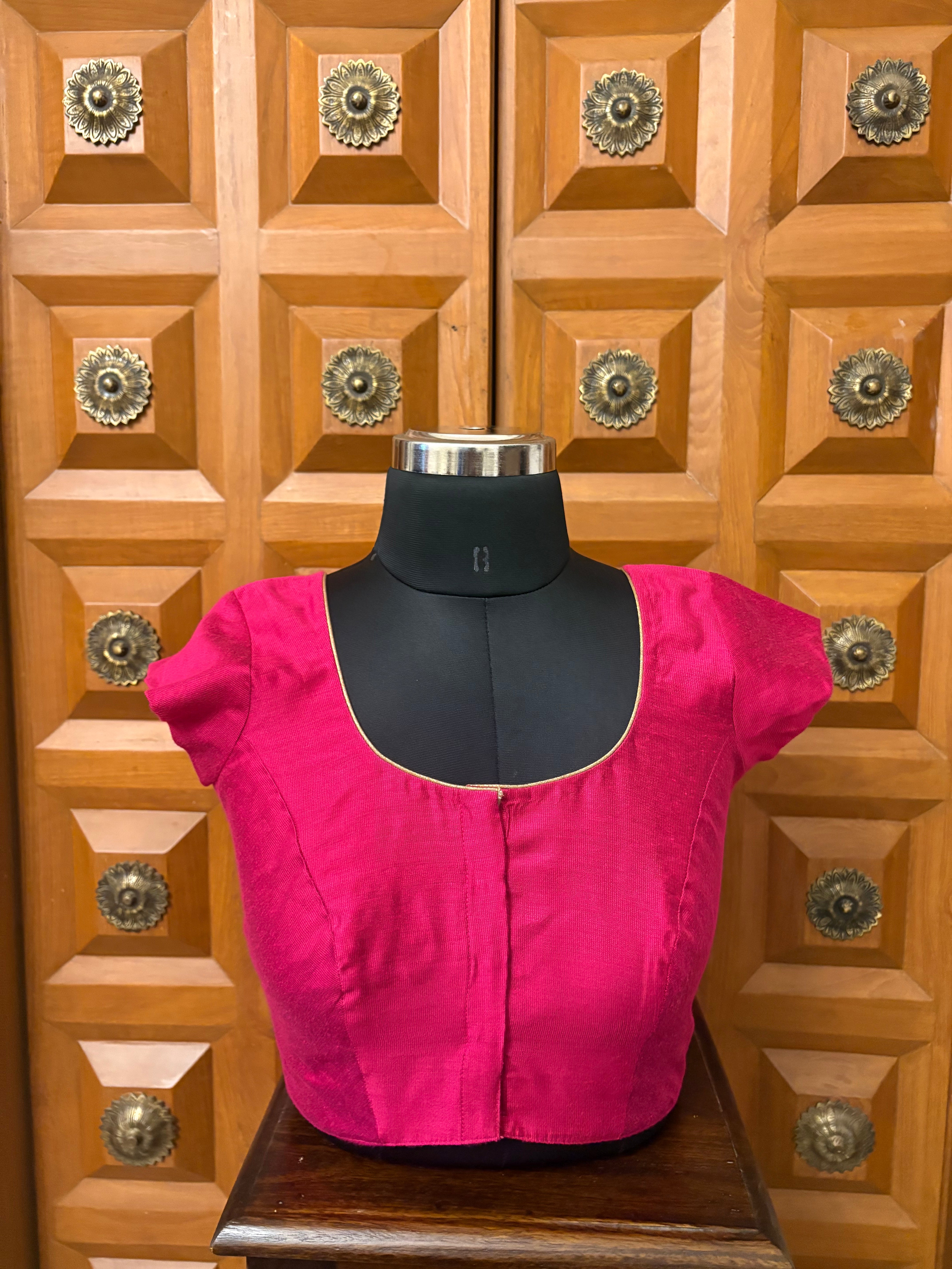 Solids Essential - Round Neck - Pink Garnet CS