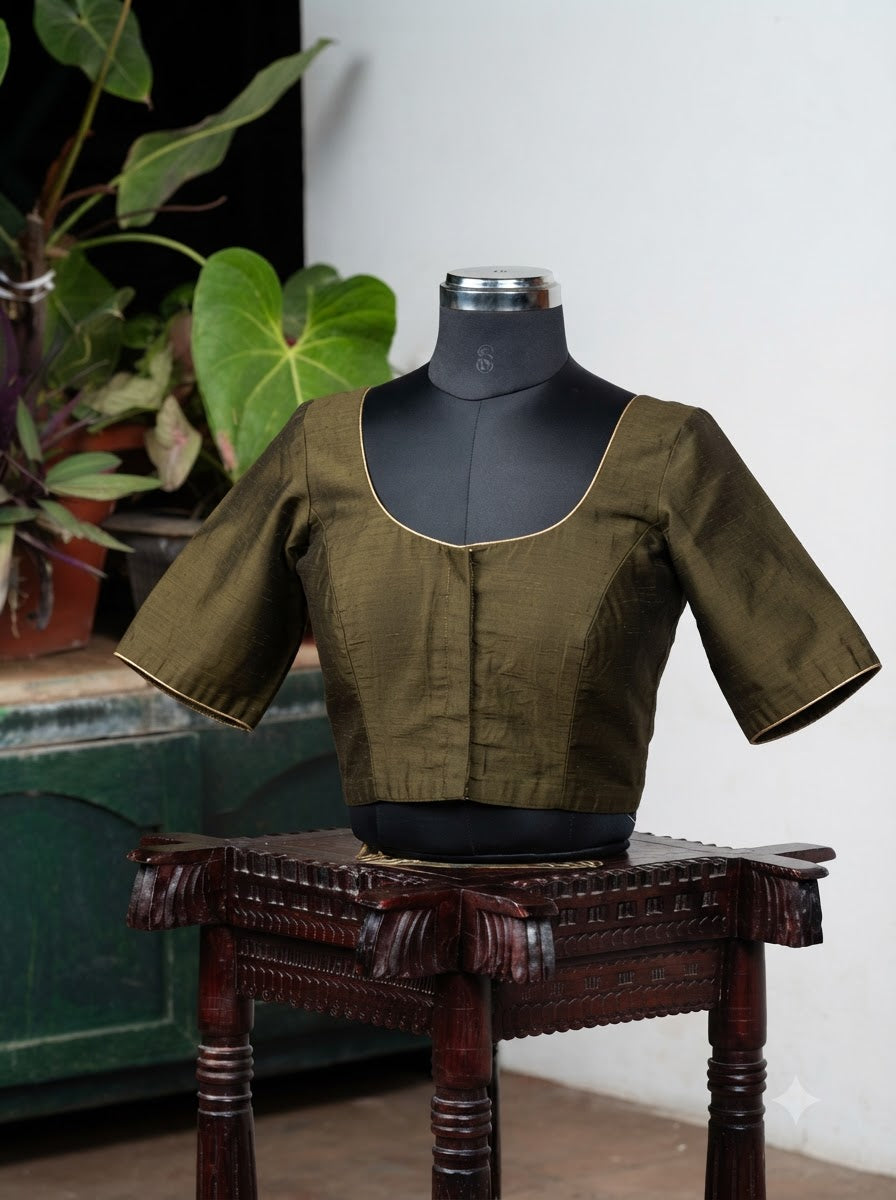 Solids Essential - Round Neck - Olive Green ES