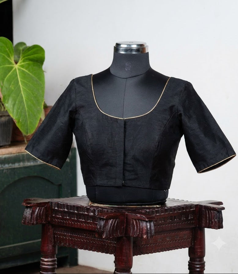 Solids Essential - Round Neck - Onyx Black ES