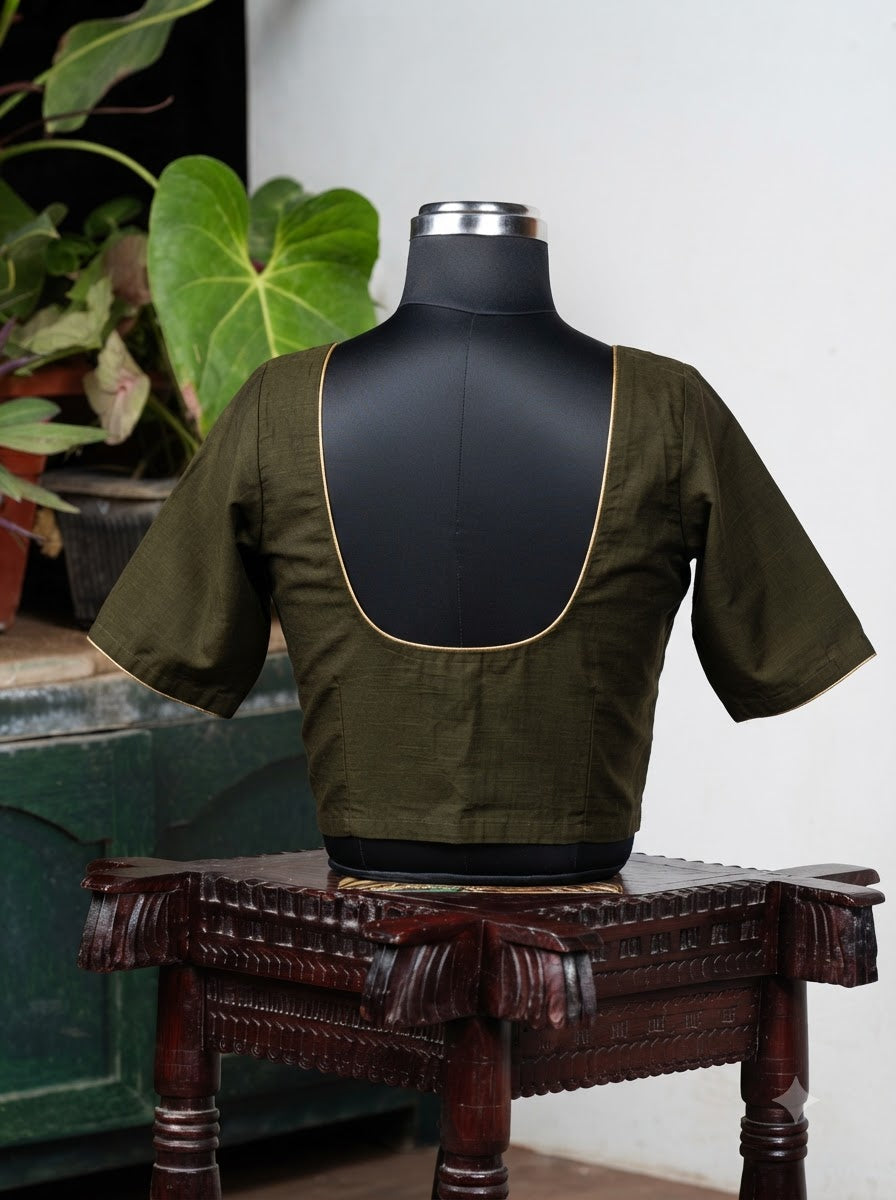Solids Essential - Round Neck - Olive Green ES