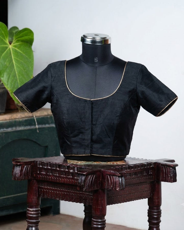 Solids Essential - Round Neck - Onyx Black MS