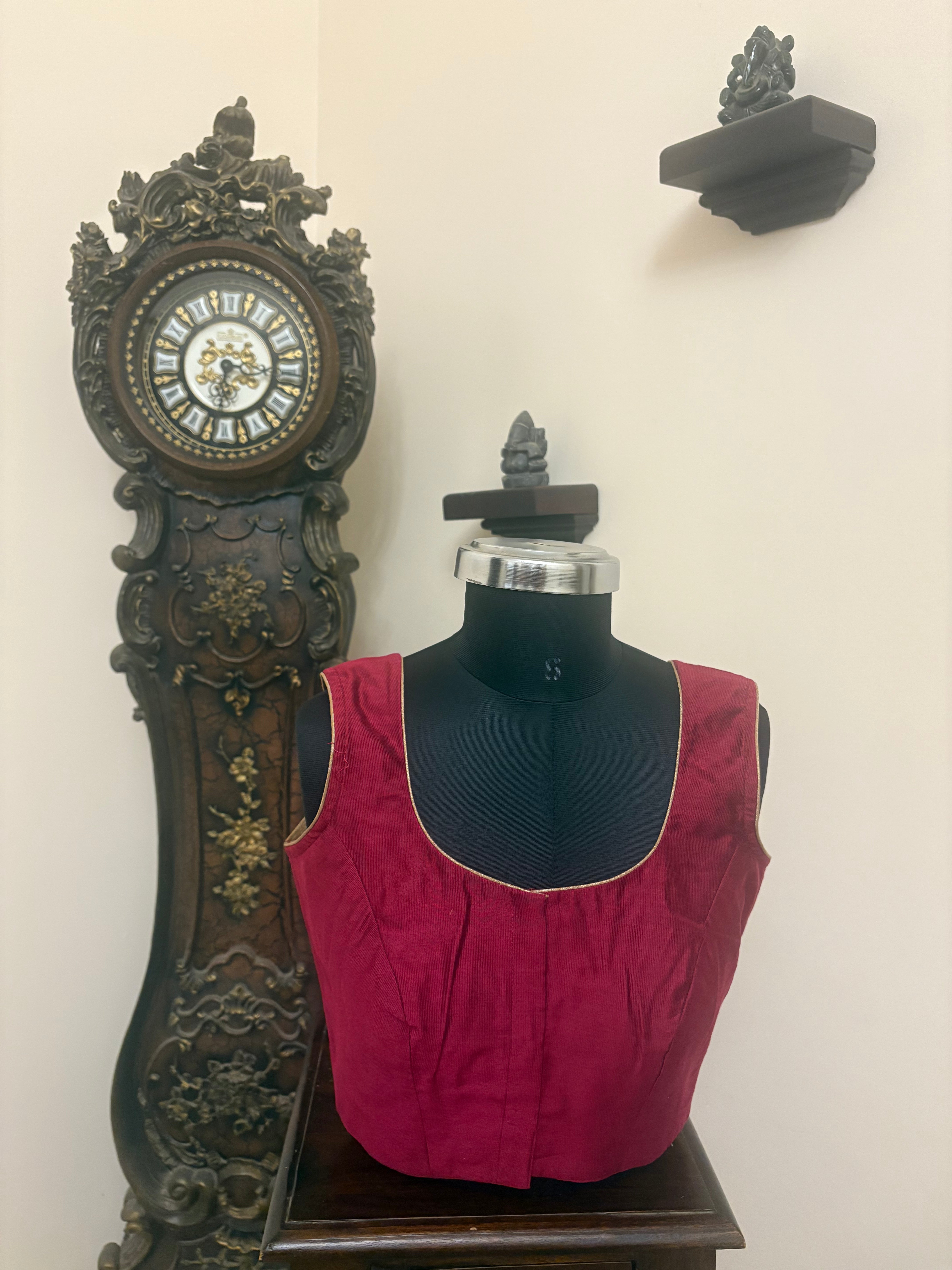 Solids Essential - Round Neck - Beetroot SL