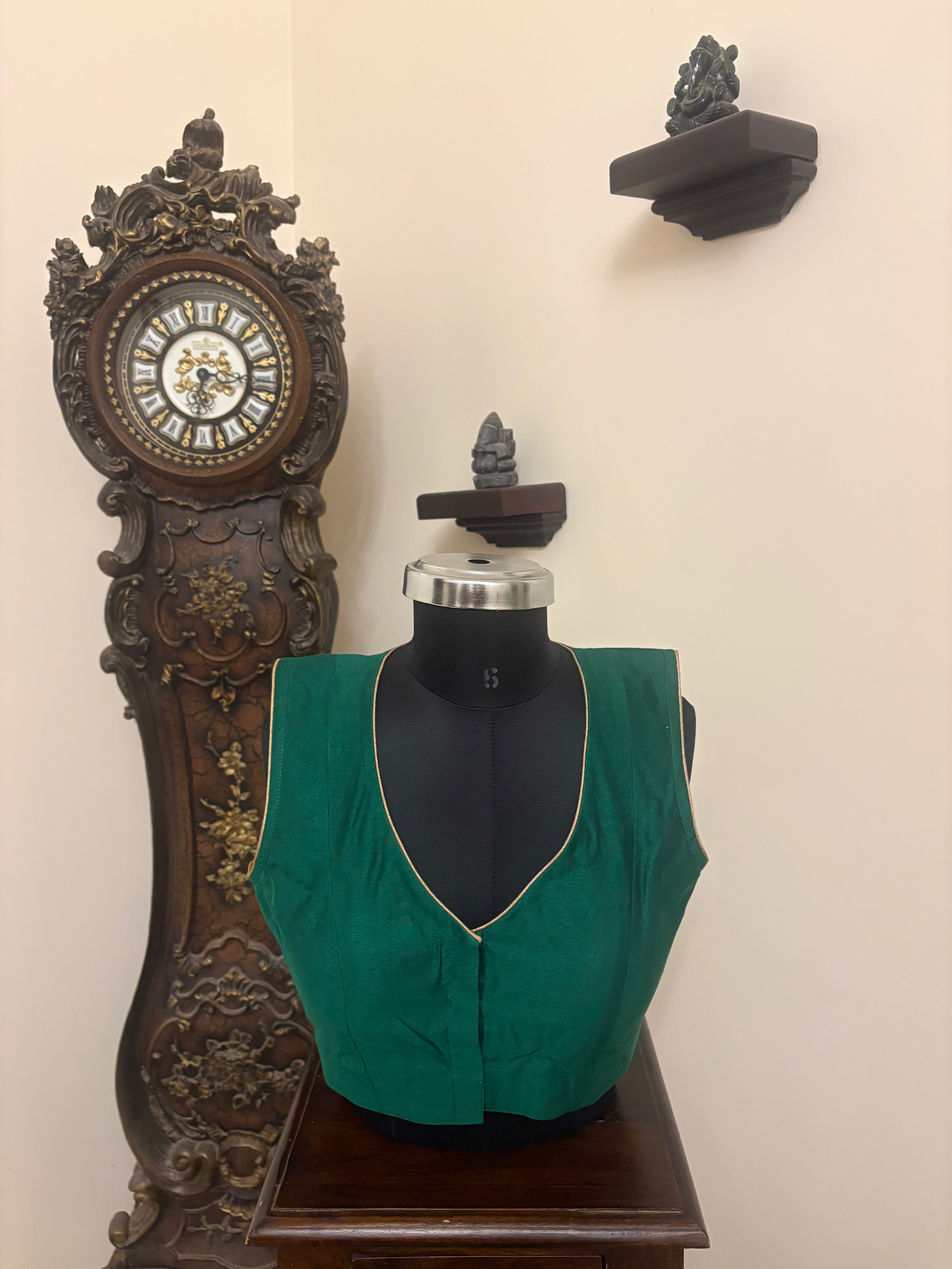 Solids Ethnic - 'V' Neck - Cypress Green SL