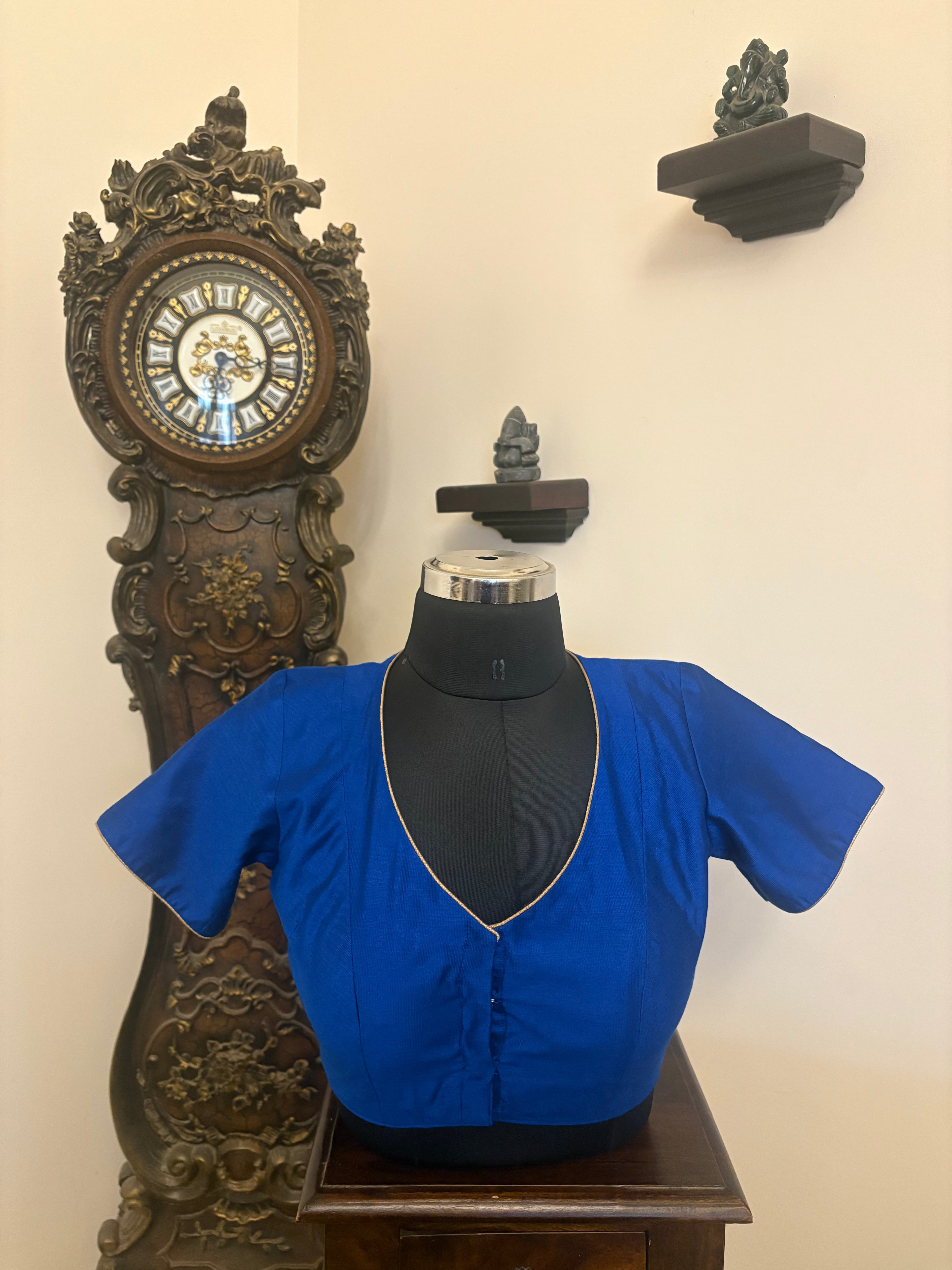 Solids Ethnic - 'V' Neck - Royal Blue MS