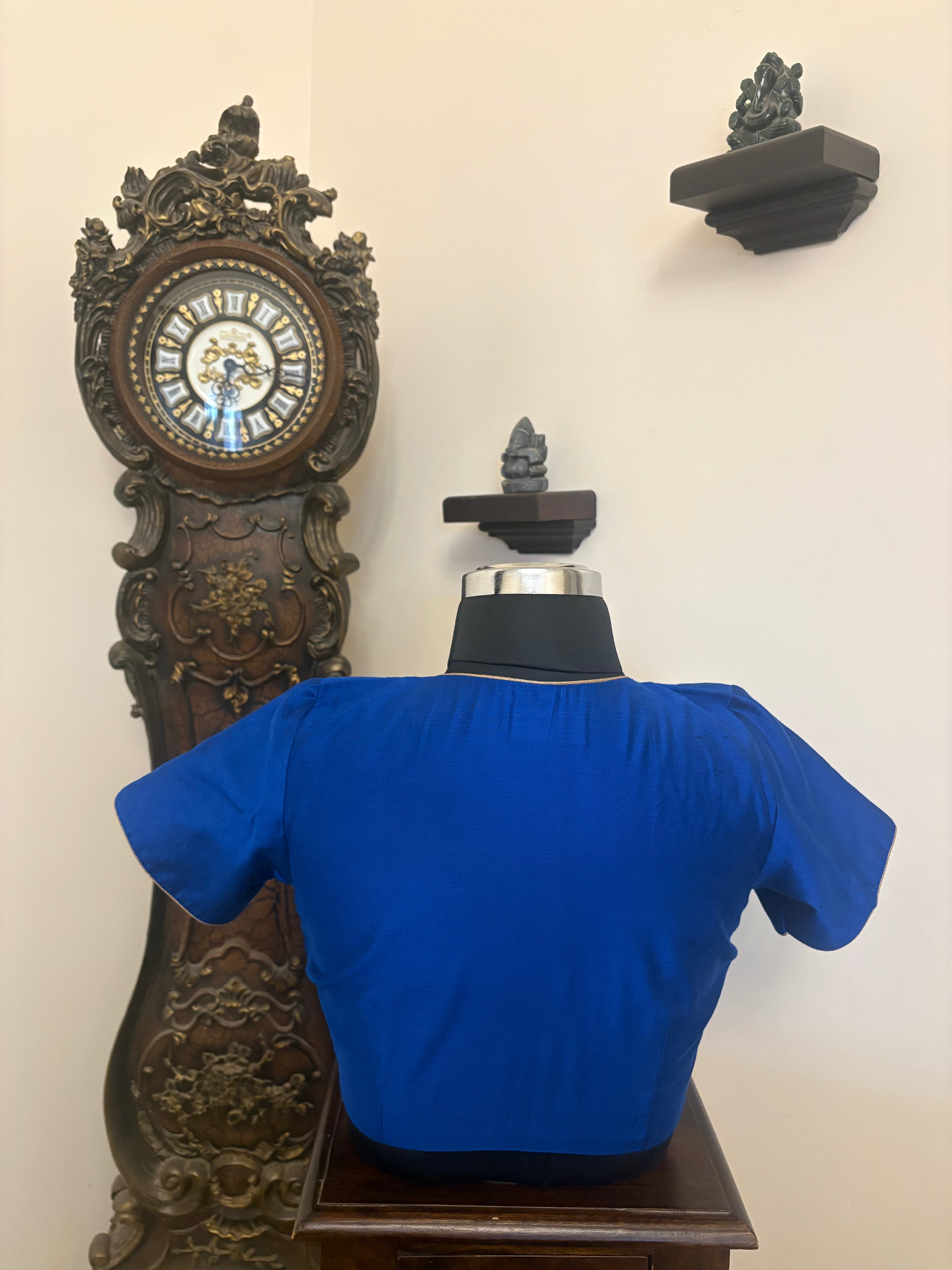 Solids Ethnic - 'V' Neck - Royal Blue MS